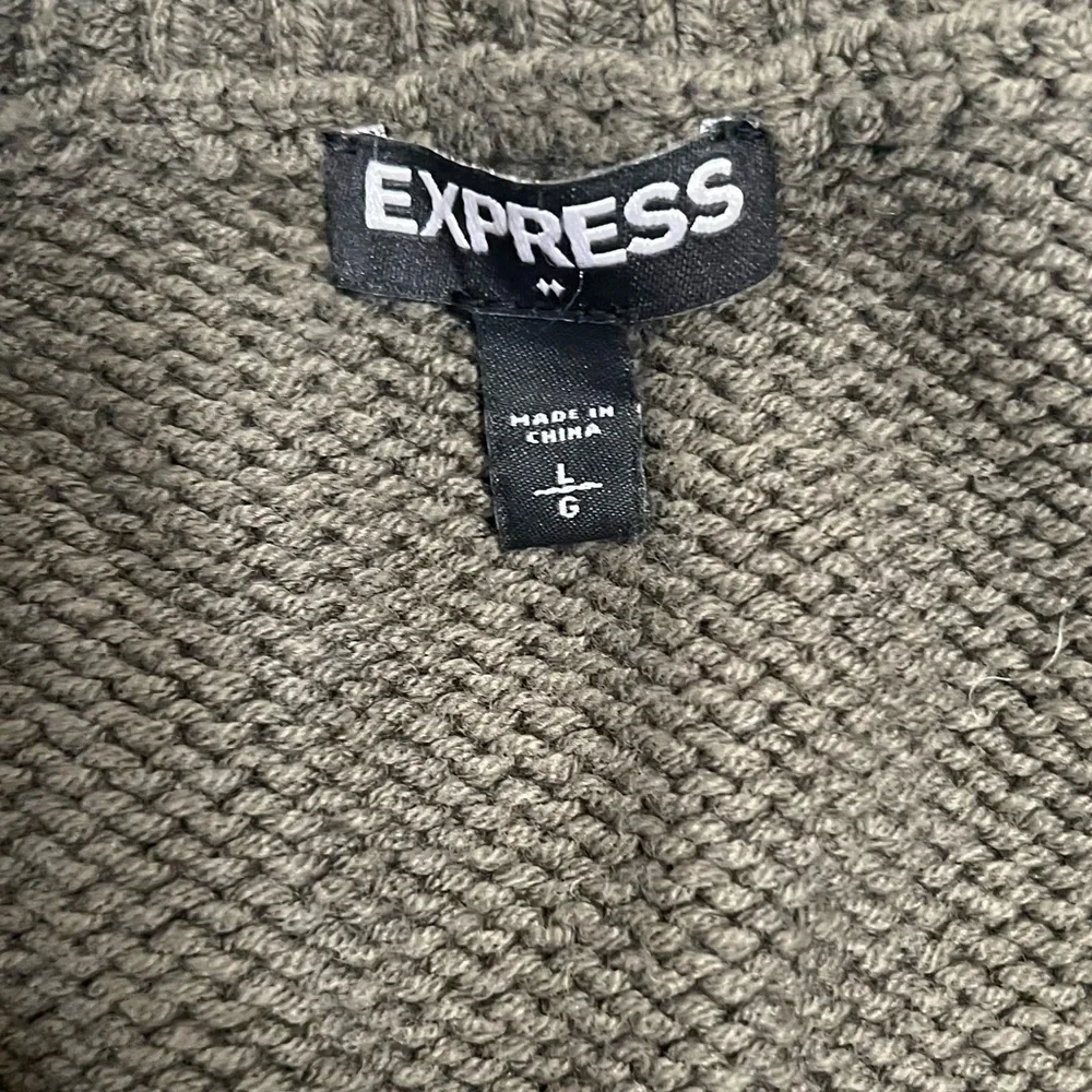 EXPRESS- Olive green sweater - Picture 2 of 2